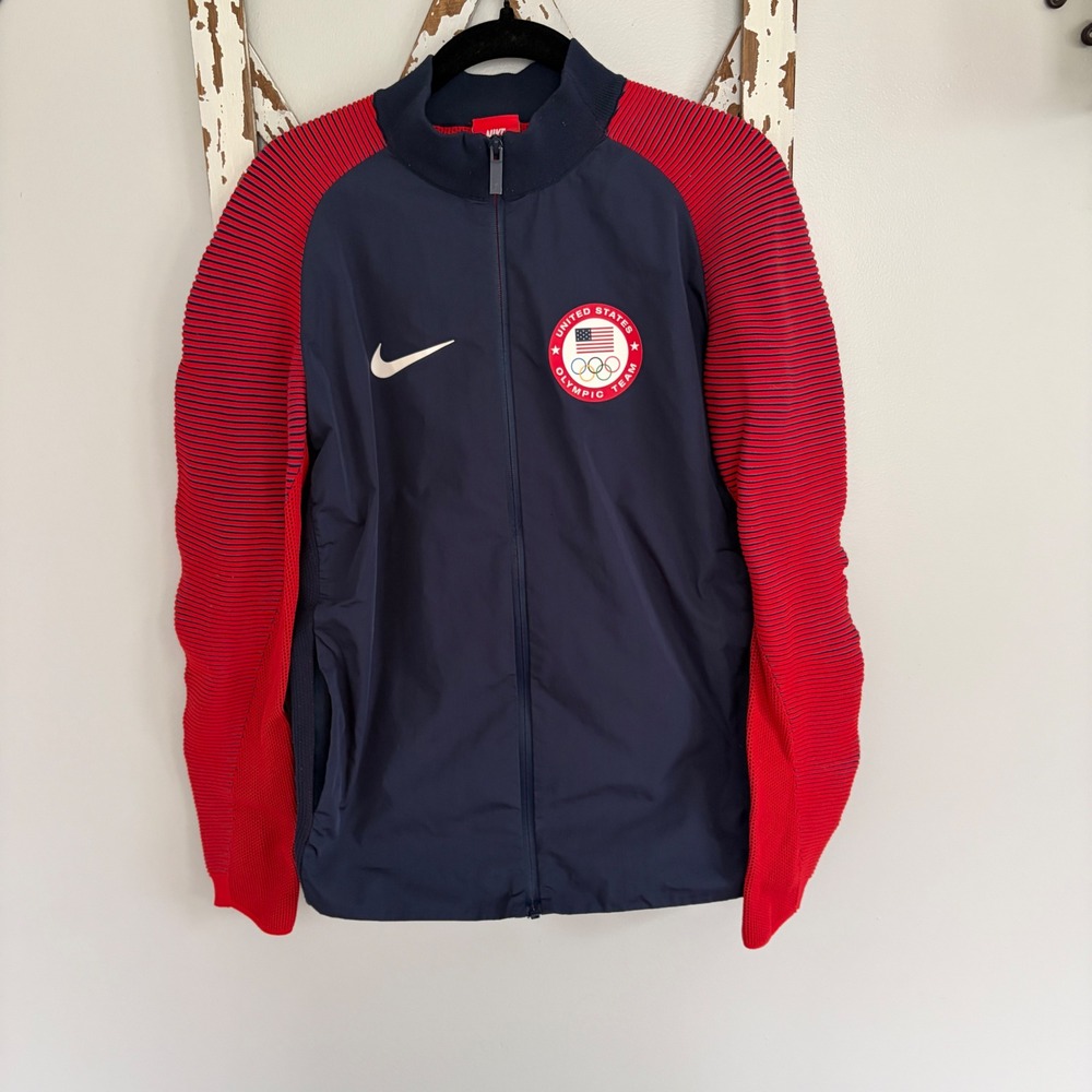 Nike Sportswear Dynamic Reveal Team USA Jacket 2016 Woman's Size Medium